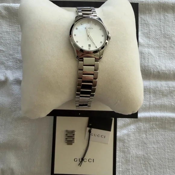 Gucci watch for sale with diamonds!!! - Picture 3 of 11